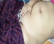 Indian mature mom show in full body. from desi girl boob show in public bus mms2