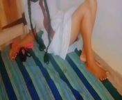 Srilankan school girl play with her panty.srilankan school girl hot and sexy video.asian sexy women in rom showing beauty pussy from mom son bath rom