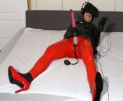 Sexy MILF Sensory deprivation in VR headset while dressed in multi layer latex and buzzed with magic wand from Ø³ÙØ³ ÙØ±Ø§ÙØµ