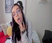 Colombian webcam girl with an alternative look is looking for a sugar daddy who will please her in all her desires from 汕头查询所有侦探类（官方微信49811007）定位追踪他人位置软件 vlip