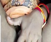 Indian dark skinned babe fingering from wheatish skin hairy indian pussy v