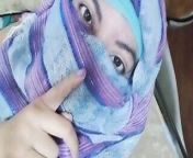 Real HOT Arab Mom In Hijab Masturbates Her Squirting Muslim Pussy LOADS On Webcam HARD GUSHY ORGASM SQUIRT from arab mom in abay