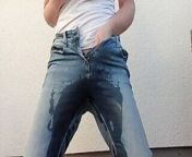 Squirt in Jeans, fully wet from piss in jeans