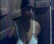 VILLAGE AUNTY SHOWING BOOBS from aunty boombs
