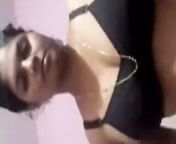 Indian girl bathes and records her own clip from indian hereoen
