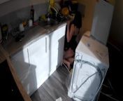 Horny wife seduces plumber in the kitchen while husband at work from hiv silk
