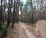 Nøgen russisk ekshibitionist pige på marken i skoven på søen from imgur ru nudist u
