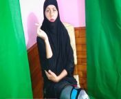 Shameless Afghan Muslim wife Smoking from arab hijab niqab