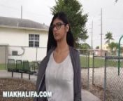 MIA KHALIFA - Sex interrasial cu fată arabă tristă și băieți afro-americani bine dotați from grup enses